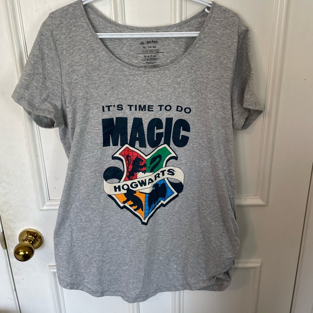 Comfy Harry Potter Hogwarts tee